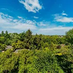 Zentrale Wohlfuehlwohnung - Ideal Fuer Ihren Urlaub Oder Geschaeftsreise