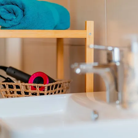 Zentrale Wohlfuehlwohnung - Ideal Fuer Ihren Urlaub Oder Geschaeftsreise מגדבורג